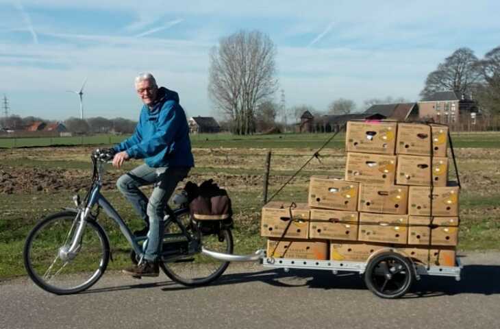 photo of large load of boxes on trailer